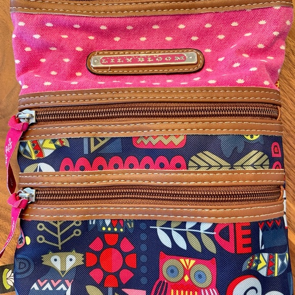 Lily Bloom Crossbody Bag NWOT - Picture 2 of 4